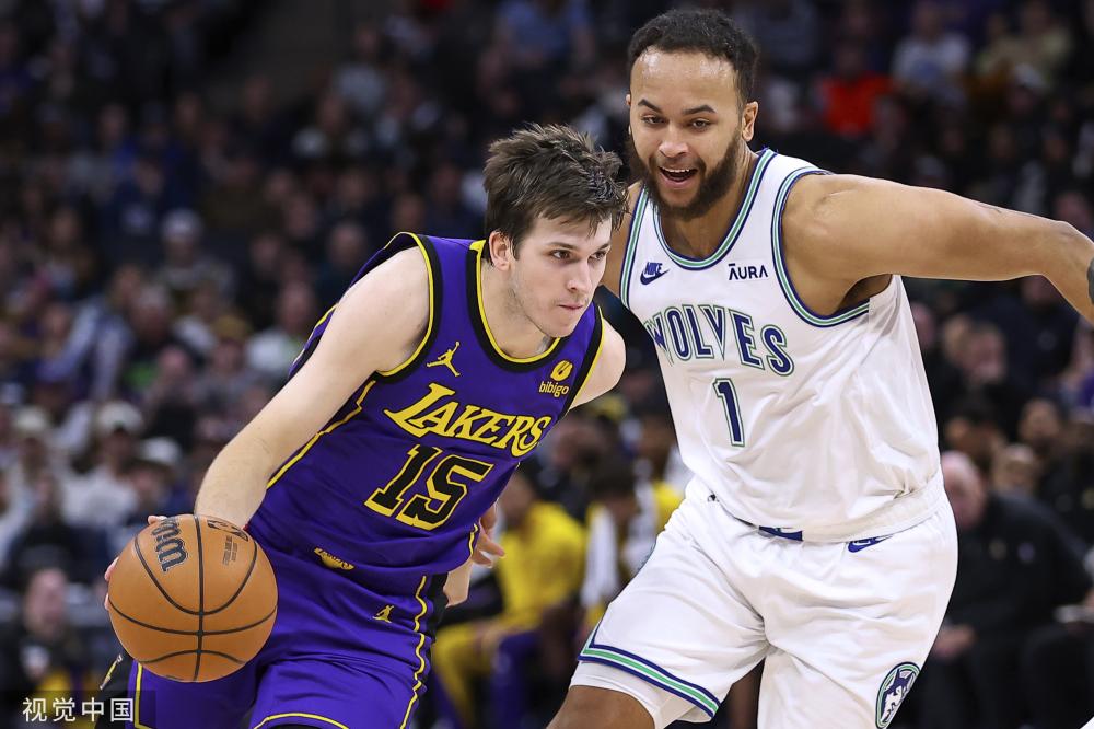 年轻后卫在 年轻后卫在