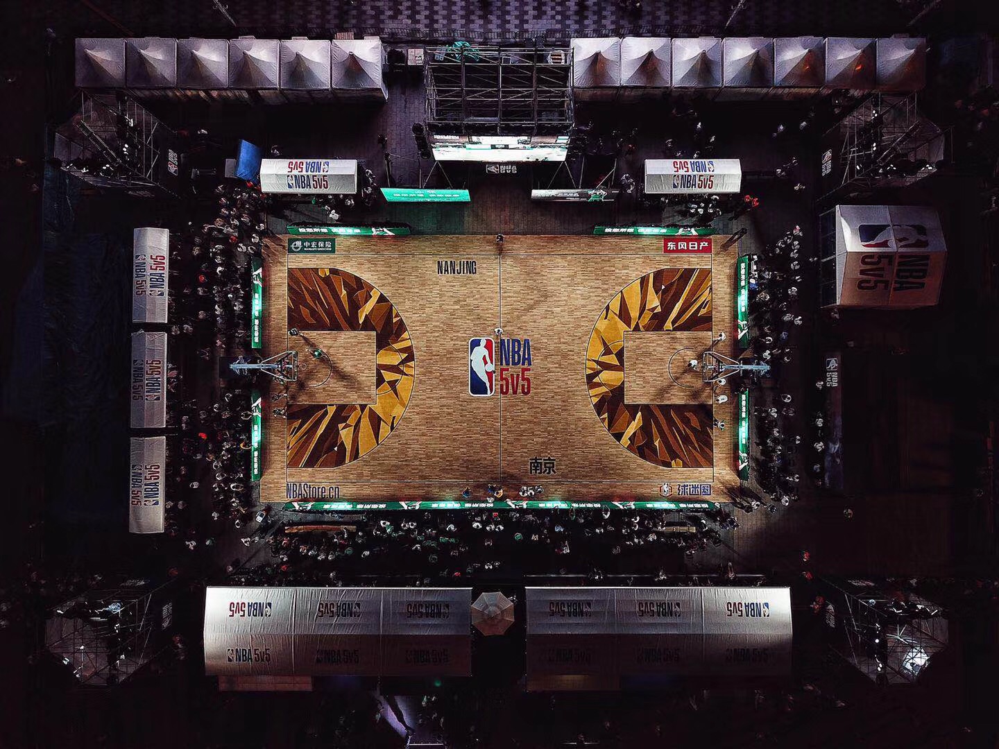 而赫伯特则 而赫伯特则