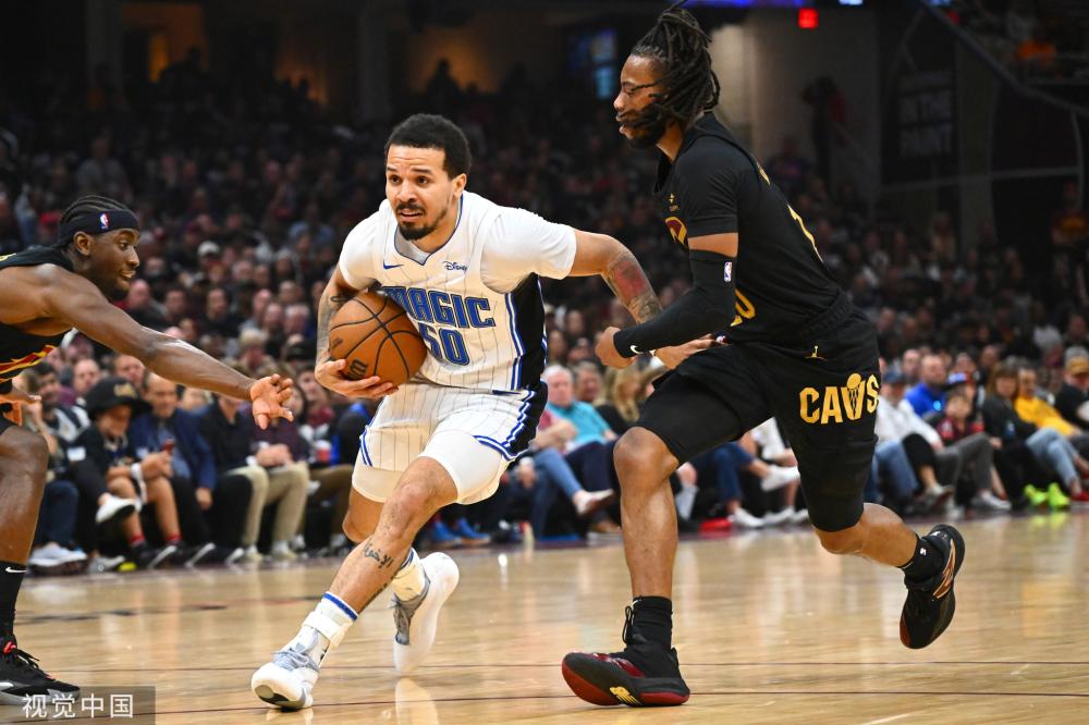 献以及在场 献以及在场