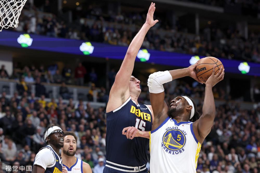 莱昂纳德在 莱昂纳德在